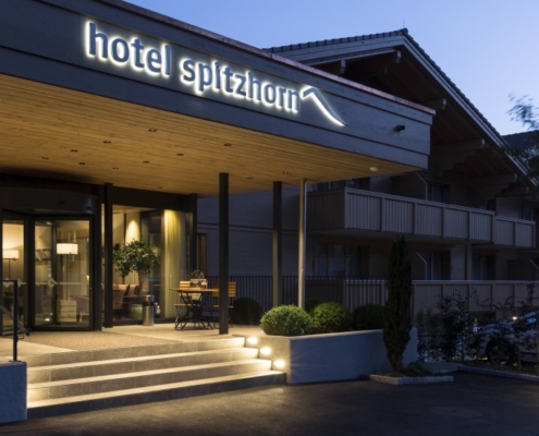 Hotel Spitzhorn - Zimmerei - Bach & Perreten